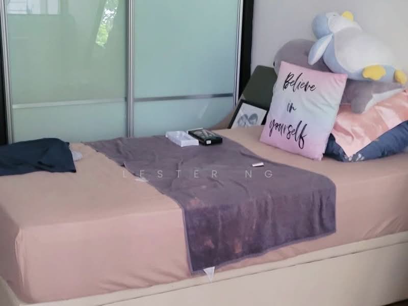 Balcony | Facing Park! Easy access to Lorong Chuan MRT - Tai Hwan Vicinity, Tai Hwan Terrace, Room Rental, 280 sqft, Terraced House For Rent, by Lester Ng, 23307679 - PropertyGuru.com.sg