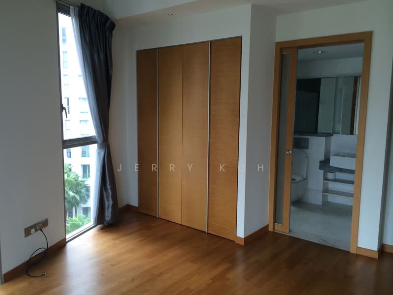 The Oceanfront @ Sentosa Cove, 295 Ocean Drive, 2 Bedrooms, 1,216 sqft, Condominium For Sale, by Jerry Koh, 23308986 - Master wardrobe  - PropertyGuru.com.sg