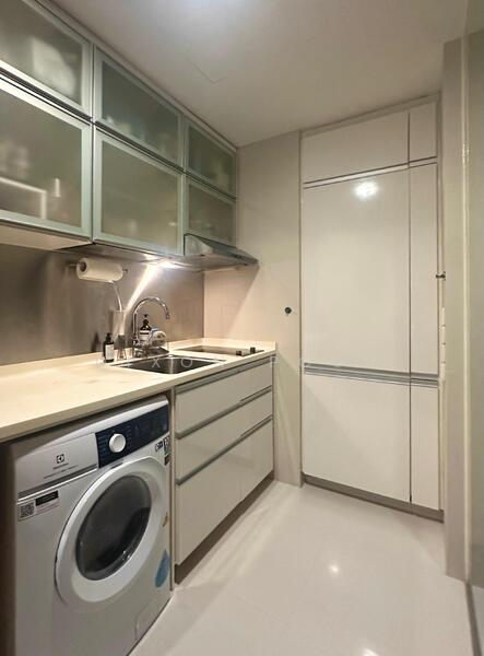 RV Suites Apartment For Sale at S$ 1,200,000 | PropertyGuru Singapore