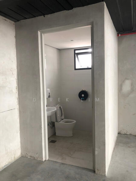 BS Centre, 243 Alexandra Road, 3,340 sqft, Light Industrial (B1) For Rent, by Derek Lim, 23310768 - CommercialGuru.com.sg