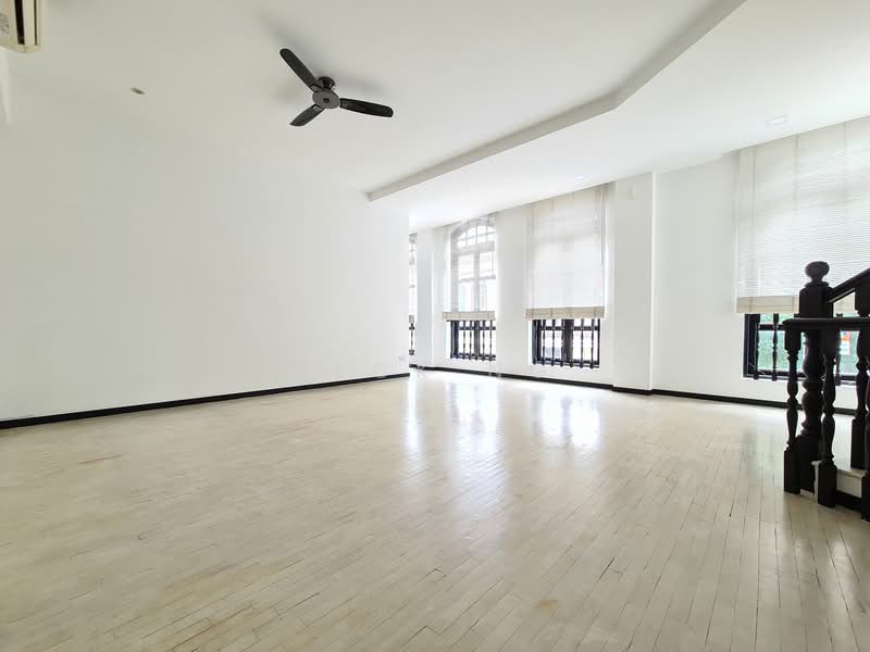 Mount Emily Road, Mount Emily Road, 3 Bedrooms, 2,500 sqft, Shophouse For Rent, by Jeck Ng, 23319268 - 2nd Floor - Living Area - PropertyGuru.com.sg