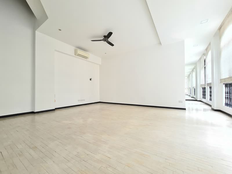 Mount Emily Road, Mount Emily Road, 3 Bedrooms, 2,500 sqft, Shophouse For Rent, by Jeck Ng, 23319268 - 2nd Floor - Living Area - PropertyGuru.com.sg