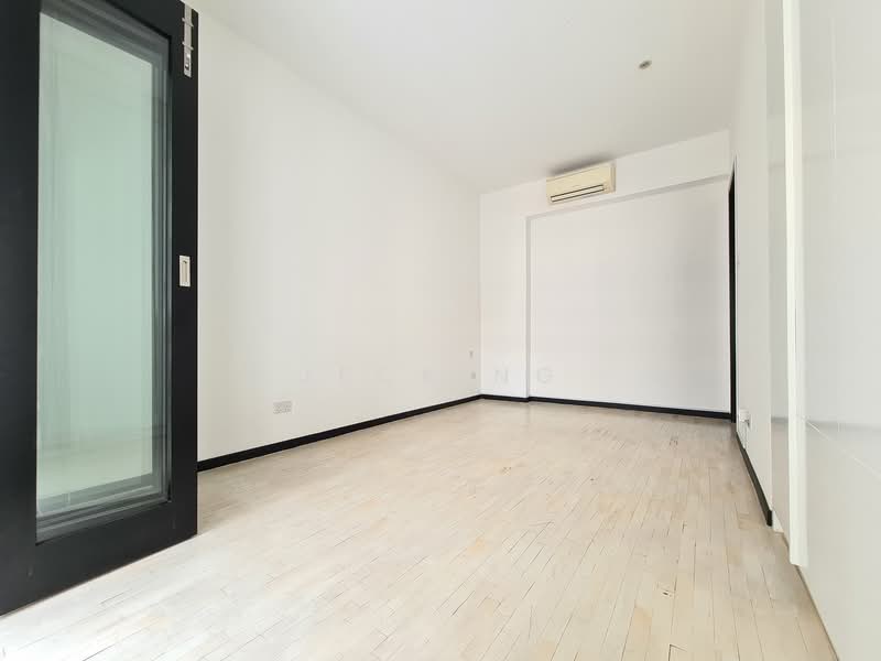 Mount Emily Road, Mount Emily Road, 3 Bedrooms, 2,500 sqft, Shophouse For Rent, by Jeck Ng, 23319268 - 2nd Floor - Study or Bedroom 3 with Attached Bathroom - PropertyGuru.com.sg