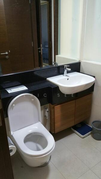 Attached Bathroom with 2 way access