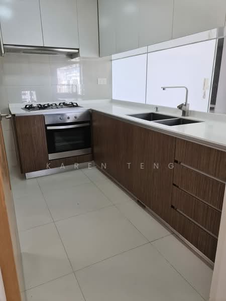 The Lakefront Residences, 42 Lakeside Drive, 3 Bedrooms, 1,270 sqft, Condominium For Sale, by Karen Teng, 23322940 - PropertyGuru.com.sg