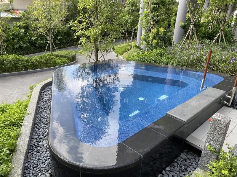 Forest Woods, Hougang / Punggol / Sengkang, 2 Bedrooms, 659 sqft, Condominium For Rent, by Marilyn Yee, 23334567 - Ion spa pool - PropertyGuru.com.sg