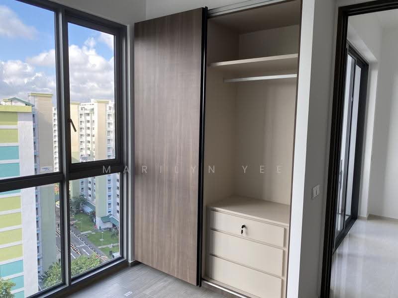 Forest Woods, Hougang / Punggol / Sengkang, 2 Bedrooms, 659 sqft, Condominium For Rent, by Marilyn Yee, 23334567 - Master bedroom wardrobe - PropertyGuru.com.sg