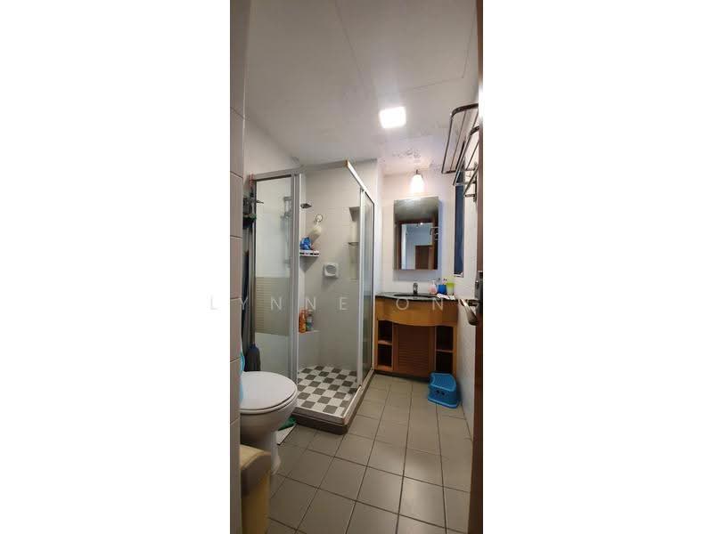 Queens, 10 Stirling Road, Alexandra / Commonwealth, 2 Bedrooms, 914 sqft, Condominium For Rent, by Lynne Ong, 23338337 - PropertyGuru.com.sg