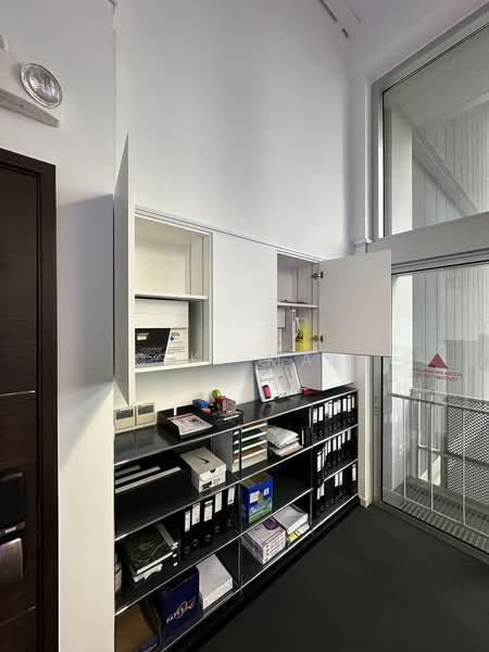Eon Shenton, 70 Shenton Way, 1,259 sqft, Office For Rent, by C.K. Mak, 23346268 - CommercialGuru.com.sg