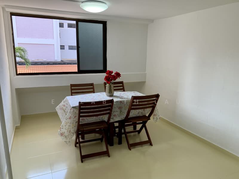 352 Clementi Avenue 2, 352 Clementi Avenue 2, 2 Bedrooms, 893 sqft, HDB Flat For Rent, by Elizabeth Lau, 23351790 - PropertyGuru.com.sg