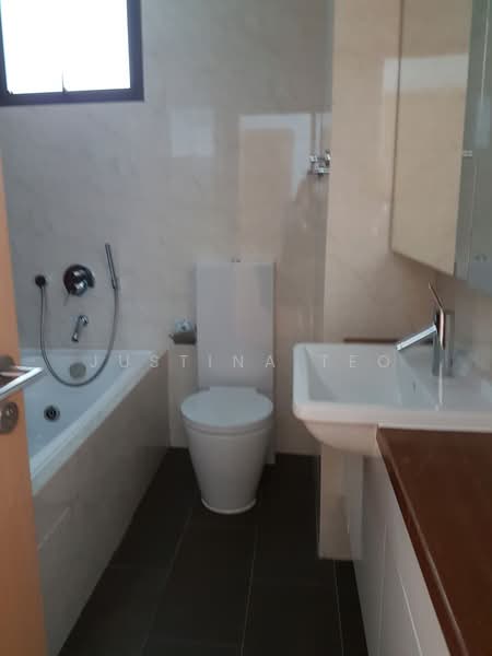 The Lincoln Residences, 28 Surrey Road, 3 Bedrooms, 1,280 sqft, Condominium For Rent, by Justina Teo, 23353910 - Master Toilet - PropertyGuru.com.sg