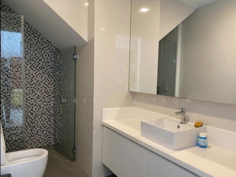 Modern Semi-D with Pool, mins to bus stop, supermarket and eateries, Berwick Drive, Hougang / Punggol / Sengkang, 5 Bedrooms, 4,300 sqft, Semi-Detached House For Rent, by Christine Teo, 23360452 - First floor bathroom - PropertyGuru.com.sg