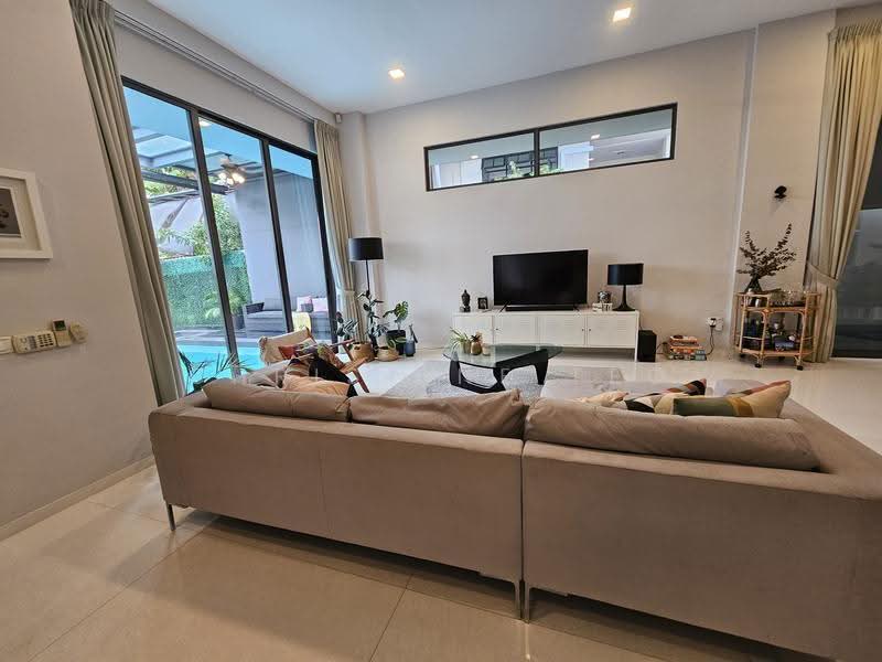 Modern Semi-D with Pool, mins to bus stop, supermarket and eateries, Berwick Drive, Hougang / Punggol / Sengkang, 5 Bedrooms, 4,300 sqft, Semi-Detached House For Rent, by Christine Teo, 23360452 - PropertyGuru.com.sg
