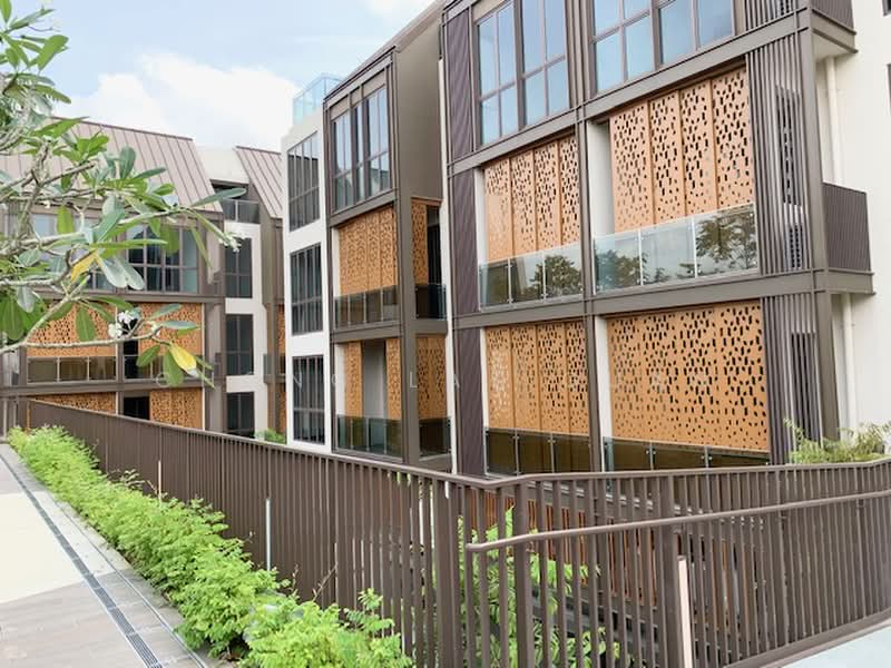 Parksuites, 18 Holland Grove Road, 1 Bedroom, 592 sqft, Condominium For Sale, by Chong Lay Guan, 23365434 - Pathways for daily fitness walk/ jogging - PropertyGuru.com.sg