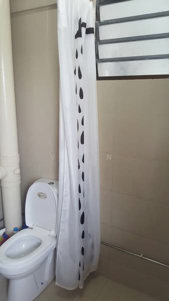 271 Bukit Batok East Avenue 4, 271 Bukit Batok East Avenue 4, Room Rental, 120 sqft, HDB Flat For Rent, by Vivien Lou, 23366777 - PropertyGuru.com.sg