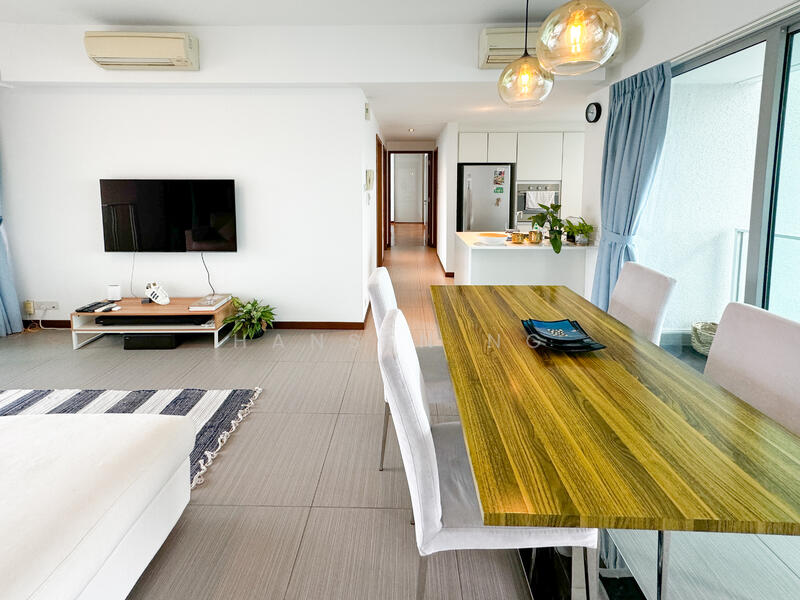 Dining & living room 