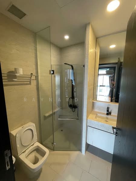 The Asana, 17 Queen's Road, 2 Bedrooms, 635 sqft, Condominium For Rent, by Raynard Lim, 23367387 - Common Bath - PropertyGuru.com.sg