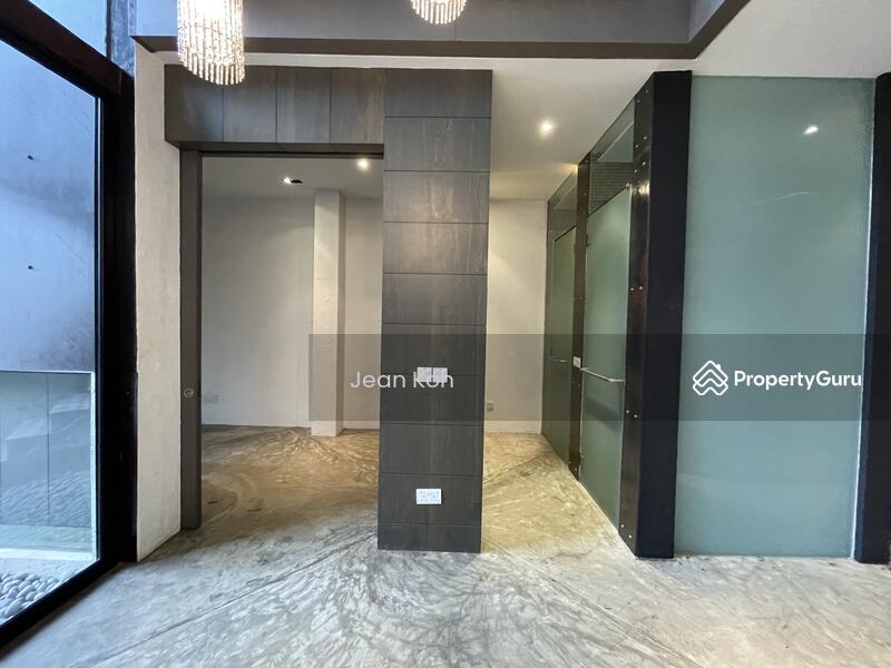 Bedroom Level 1 and Bathroom