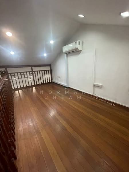 Amoy street walkup office near food centre & 2 MRT station, Amoy Street, 1,000 sqft, Office For Rent, by Norman Cheam, 23373550 - CommercialGuru.com.sg