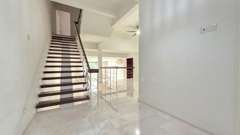 Tanglin Hill Condo, 7A Tanglin Rise, 4 Bedrooms, 2,918 sqft, Walk-up Apartment For Rent, by Ryan Tan, 23375067 - PropertyGuru.com.sg