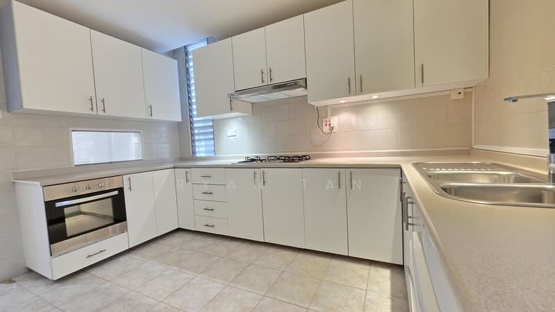 Tanglin Hill Condo, 7A Tanglin Rise, 4 Bedrooms, 2,918 sqft, Walk-up Apartment For Rent, by Ryan Tan, 23375067 - PropertyGuru.com.sg