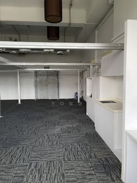 Henderson Building, 221 Henderson Road, 979 sqft, Light Industrial (B1) For Rent, by Stephanie Yong, 23376100 - CommercialGuru.com.sg