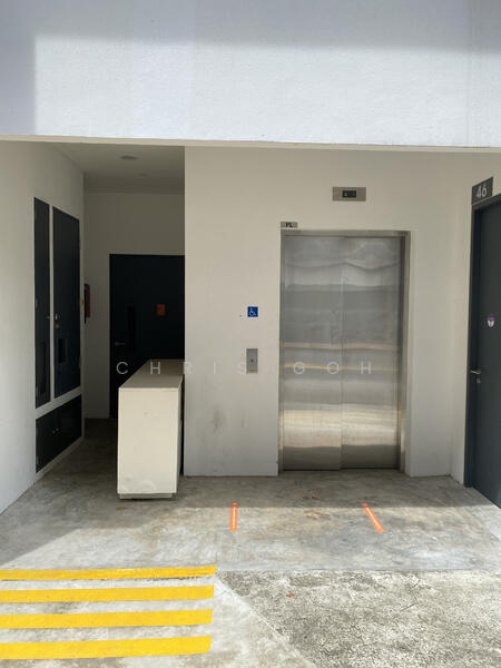 Groundfloor 3 storey unit for rent, 2 Gambas Crescent, Admiralty / Woodlands, 4,779 sqft, Light Industrial (B1) For Rent, by Chris Goh, 23378745 - CommercialGuru.com.sg