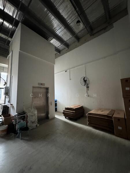 Groundfloor 3 storey unit for rent, 2 Gambas Crescent, Admiralty / Woodlands, 4,779 sqft, Light Industrial (B1) For Rent, by Chris Goh, 23378745 - CommercialGuru.com.sg