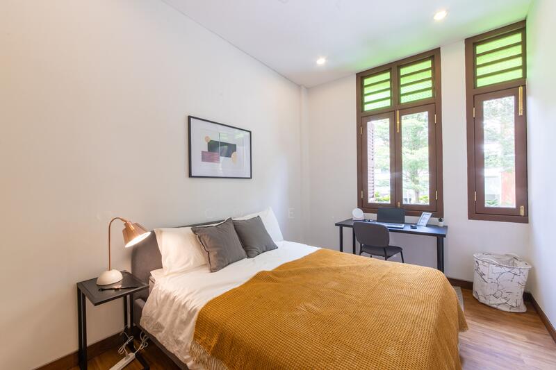 Orange room