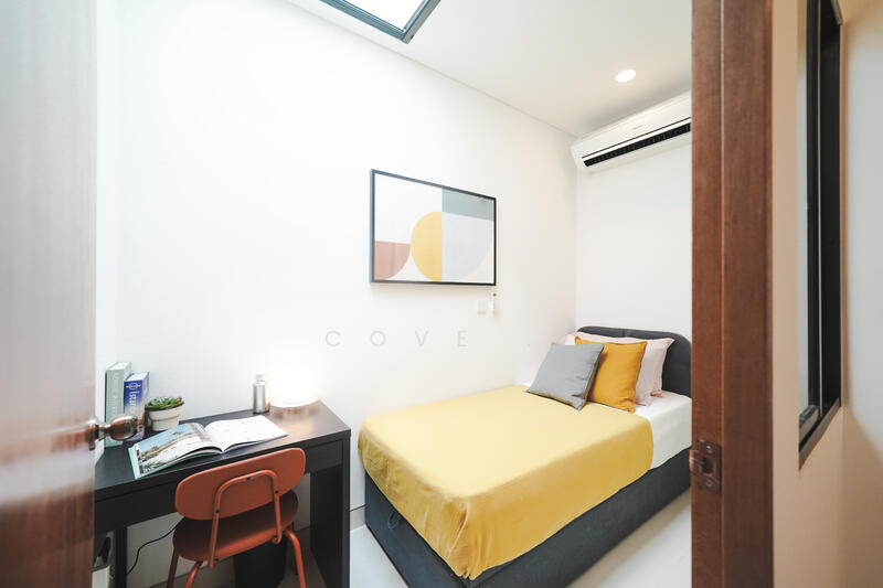 Yellow room