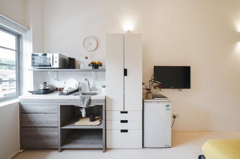 32A South Buona Vista Road, Buona Vista / West Coast / Clementi New Town, 1 Bedroom, 236 sqft, Shophouse For Rent, by Cove, 23388568 - Room 202 - kitchenette - PropertyGuru.com.sg