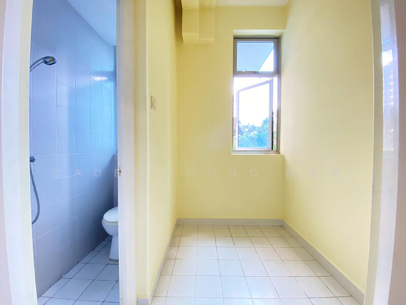 Helper's room and toilet