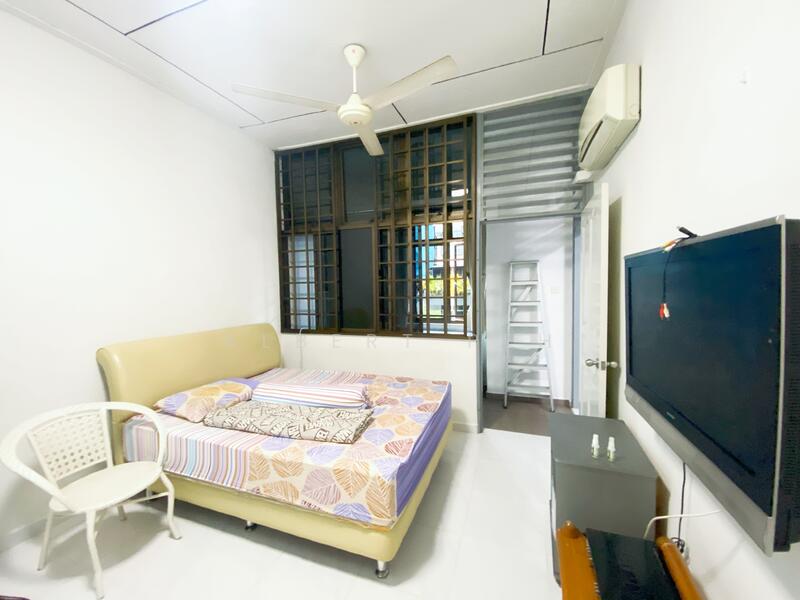 For Sale - 2 storey inter terrace for sale at Mayflower lane
