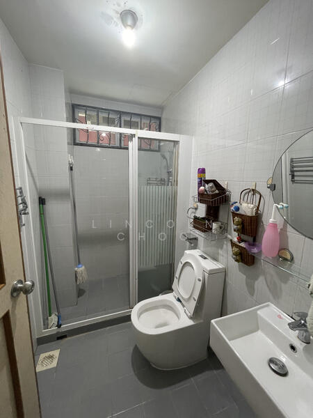 Robey Crescent, Robey Crescent, 5 Bedrooms, 3,000 sqft, Semi-Detached House For Rent, by Lincoln Choo, 23398265 - PropertyGuru.com.sg