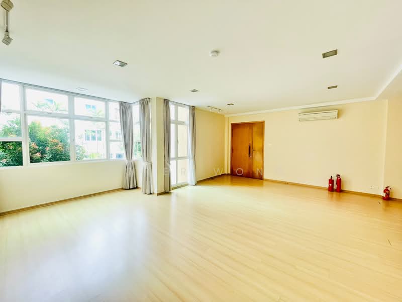 Holland Mansion, 112 Holland Road, 3 Bedrooms, 1,600 sqft, Condominium For Rent, by Yoker Wong, 23398306 - PropertyGuru.com.sg
