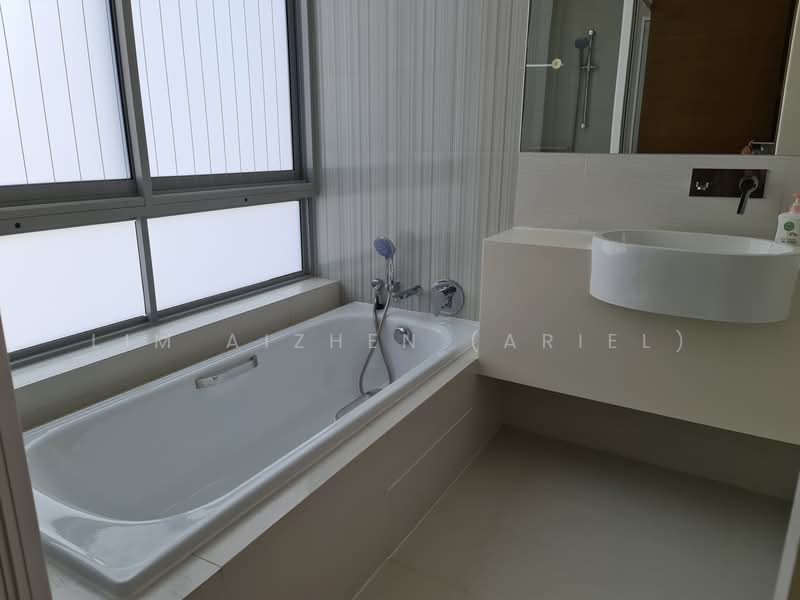 The Wharf Residence, 15 Tong Watt Road, 2 Bedrooms, 1,033 sqft, Condominium For Rent, by Lim Aizhen (Ariel), 23398795 - Master Bathroom with quality fittings - PropertyGuru.com.sg