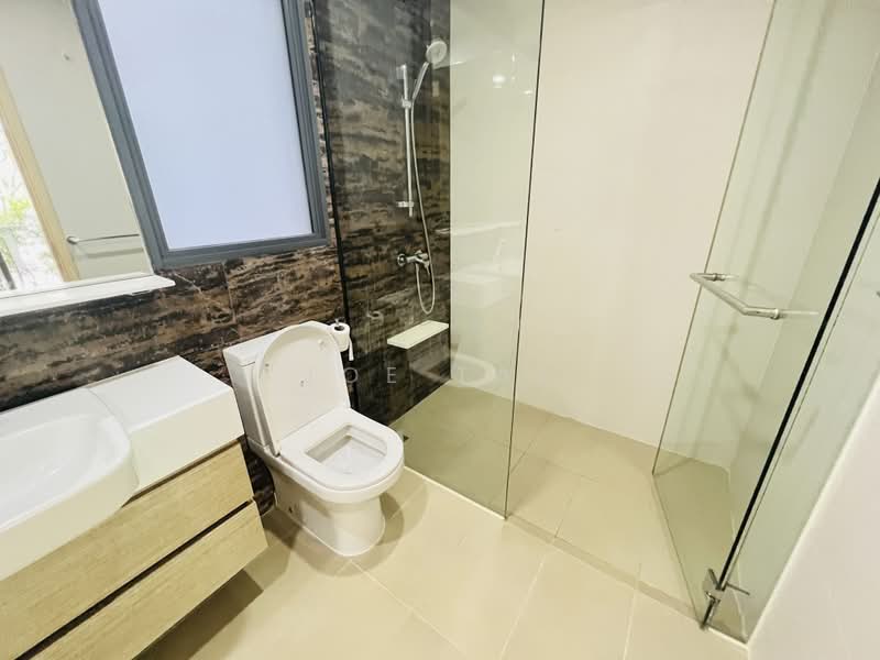 The Luxurie, 21 Compassvale Road, 2 Bedrooms, 1,001 sqft, Condominium For Sale, by Joe Tay, 23400207 - PropertyGuru.com.sg
