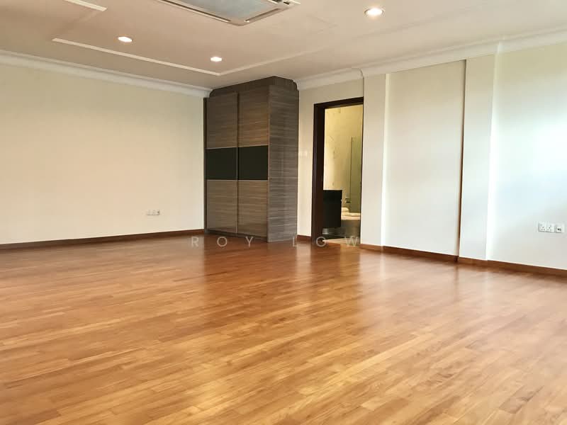 Renovated 3 Storey Modern Bungalow With Beautiful Pool For Lease, Merryn Road, 6 Bedrooms, 6,000 sqft, Detached House For Rent, by Roy Low, 23411761 - PropertyGuru.com.sg