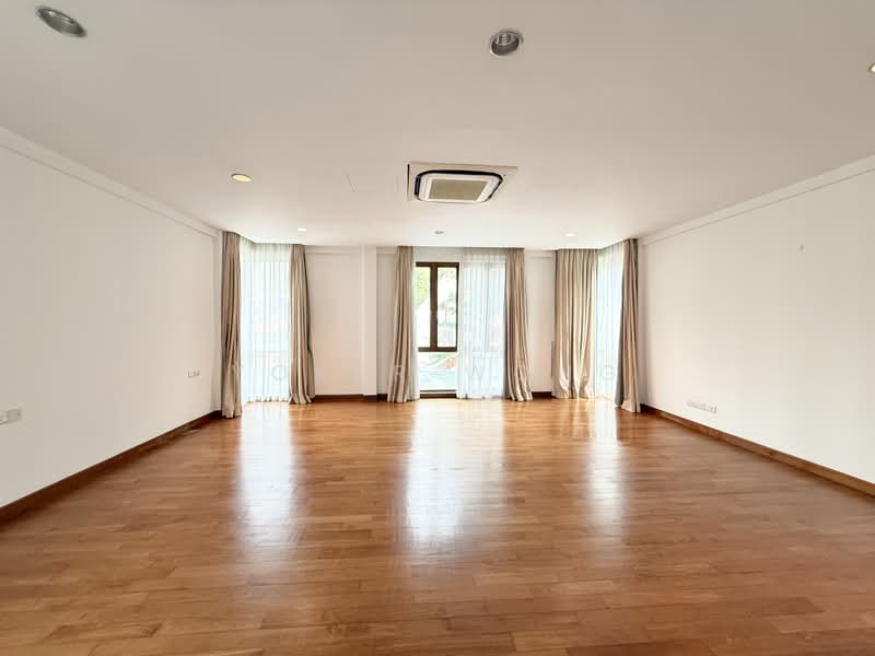 Holland Road Detached House with Pool and 3 Storeys of Living Space, Holland Road, 6 Bedrooms, 6,000 sqft, Detached House For Rent, by Yoker Wong, 23415898 - PropertyGuru.com.sg