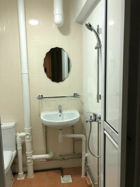 126 Hougang Avenue 1, 126 Hougang Avenue 1, 2 Bedrooms, 789 sqft, HDB Flat For Rent, by Carol Lim, 23416904 - PropertyGuru.com.sg