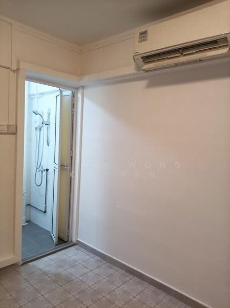 535 Ang Mo Kio Avenue 5, 535 Ang Mo Kio Avenue 5, Ang Mo Kio / Bishan / Thomson, 2 Bedrooms, 721 sqft, HDB Flat For Rent, by Lilian Wong Kia Han, 23418209 - Bathroom - PropertyGuru.com.sg