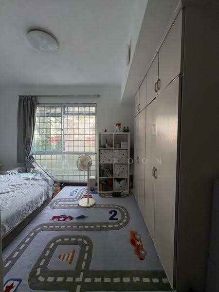 Emerald Park, 2 Indus Road, Alexandra / Commonwealth, 2 Bedrooms, 883 sqft, Condominium For Sale, by Gina Hoon, 23419216 - Master bedroom - PropertyGuru.com.sg