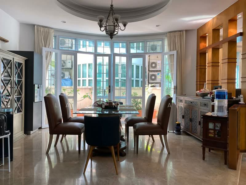 Cotswold Close, Cotswold Close, 7 Bedrooms, 6,000 sqft, Detached House For Rent, by Lawrence Tan, 23421888 - PropertyGuru.com.sg