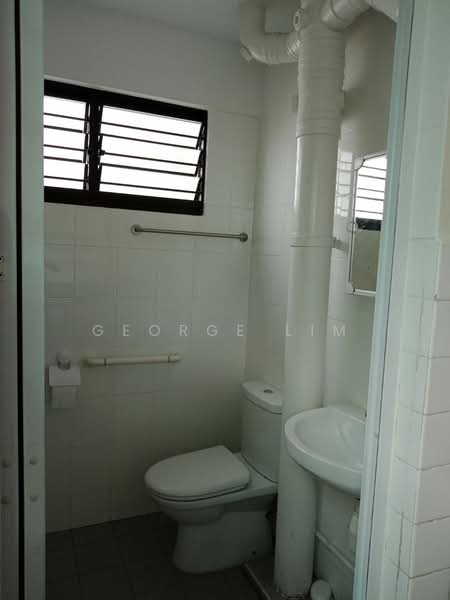 222 Yishun Street 21, 222 Yishun Street 21, 2 Bedrooms, 721 sqft, HDB Flat For Sale, by George Lim, 23423001 - PropertyGuru.com.sg