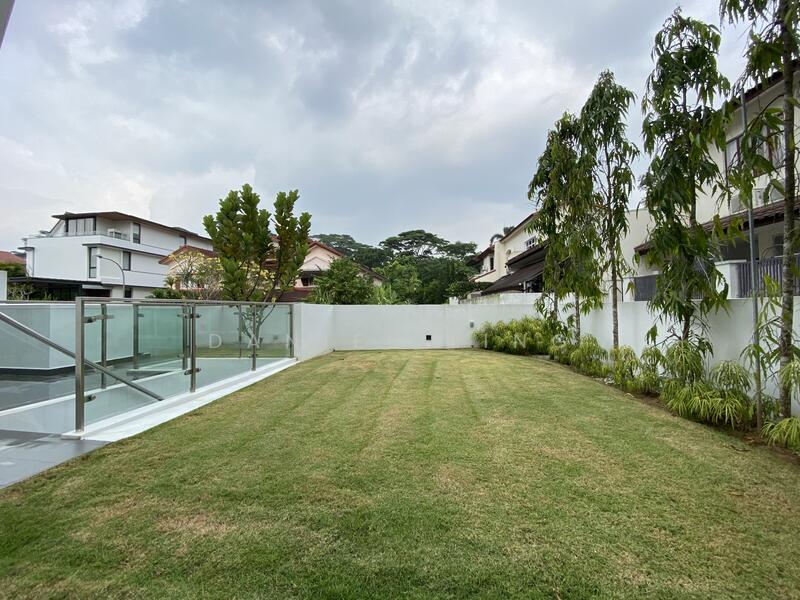 For Sale - Greenleaf Modern Detached Lift & Pool. Car Porch for 6 Cars. 1km HPPS