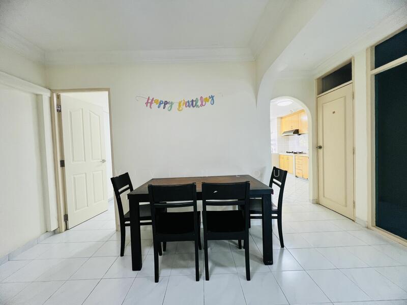 364 Clementi Avenue 2, 364 Clementi Avenue 2, 2 Bedrooms, 883 sqft, HDB Flat For Rent, by Vivien Lou, 23424210 - PropertyGuru.com.sg