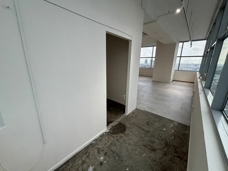 Wcega Tower, 21 Bukit Batok Crescent, 1,173 sqft, Light Industrial (B1) For Rent, by Kate Tan, 23431750 - CommercialGuru.com.sg