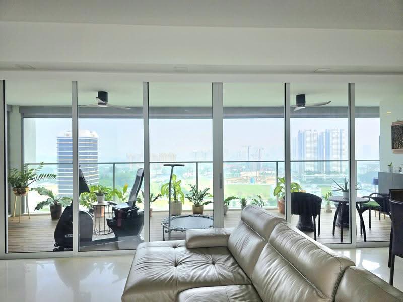 Sky @ Eleven, 7 Thomson Lane, Newton / Novena, 4 Bedrooms, 2,713 sqft, Condominium For Sale, by Christine Chong, 23432533 - Living Room - PropertyGuru.com.sg