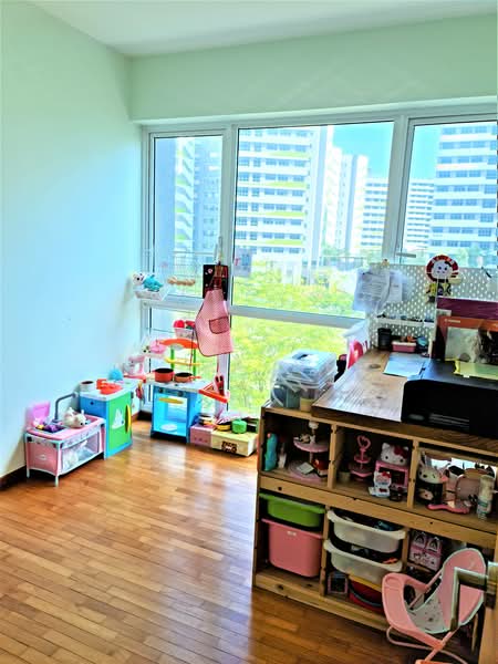 The Tampines Trilliant, 31 Tampines Central 7, 3 Bedrooms, 1,000 sqft, Executive Condominium For Sale, by Isaac Neo, 23440770 - Bedroom 1 - PropertyGuru.com.sg