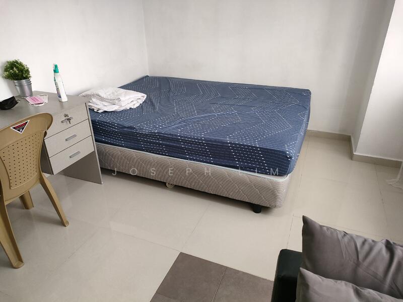 For Rent - Lucky Plaza